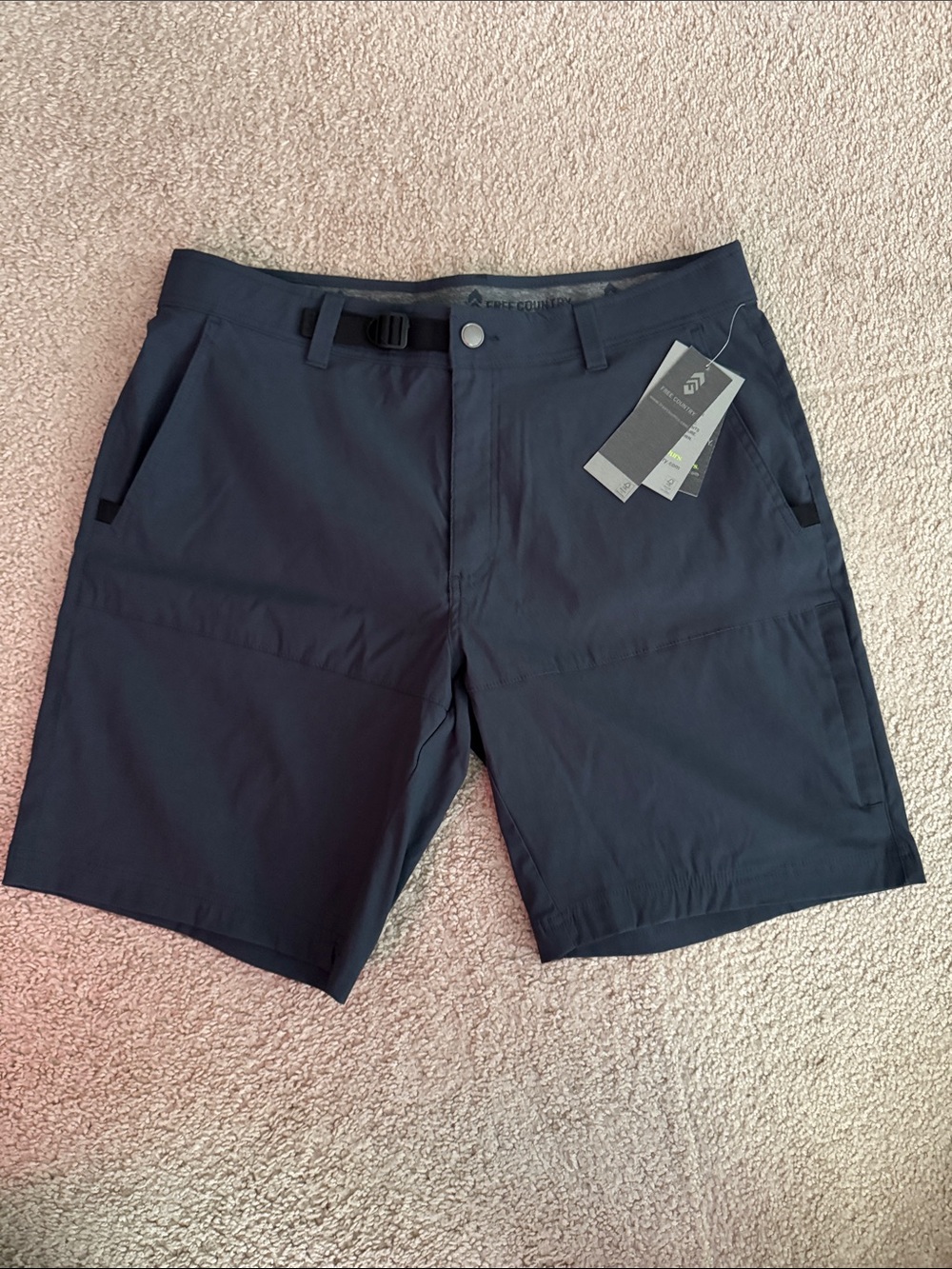 NWT- Free Country men’s outdoor shorts-size 36